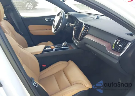 2023 Volvo Xc60 Recharge Plug-In Hybrid T8 Ultimate Bright Theme из США, поврежденный, VIN YV4H60DA1P1376177